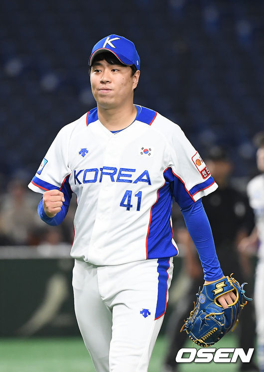 6회초 2사 2,3루 한국 이영하가 미국 봄을 삼진으로 처리한 뒤 기뻐하고 있다. /youngrae@osen.co.kr