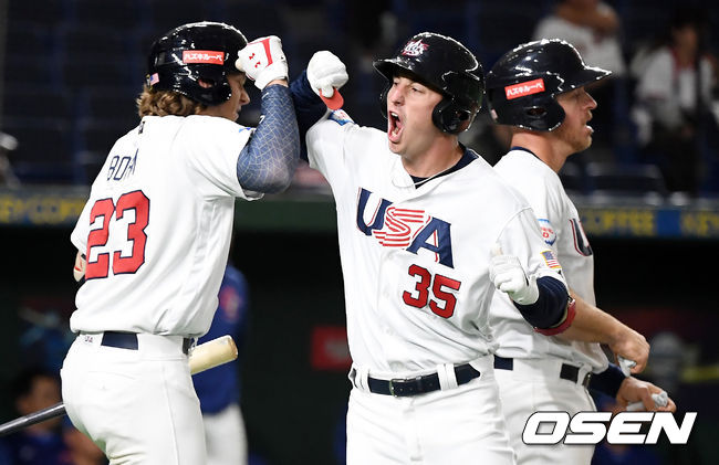 15일 오후 일본 도쿄돔에서 '2019 세계야구소프트볼연맹(WBSC) 프리미어12' 슈퍼라운드 미국과 대만의 경기가 열렸다.7회말 2사 1루 미국 루커가 투런 홈런을 때린 뒤 기뻐하고 있다. /youngrae@osen.co.kr
