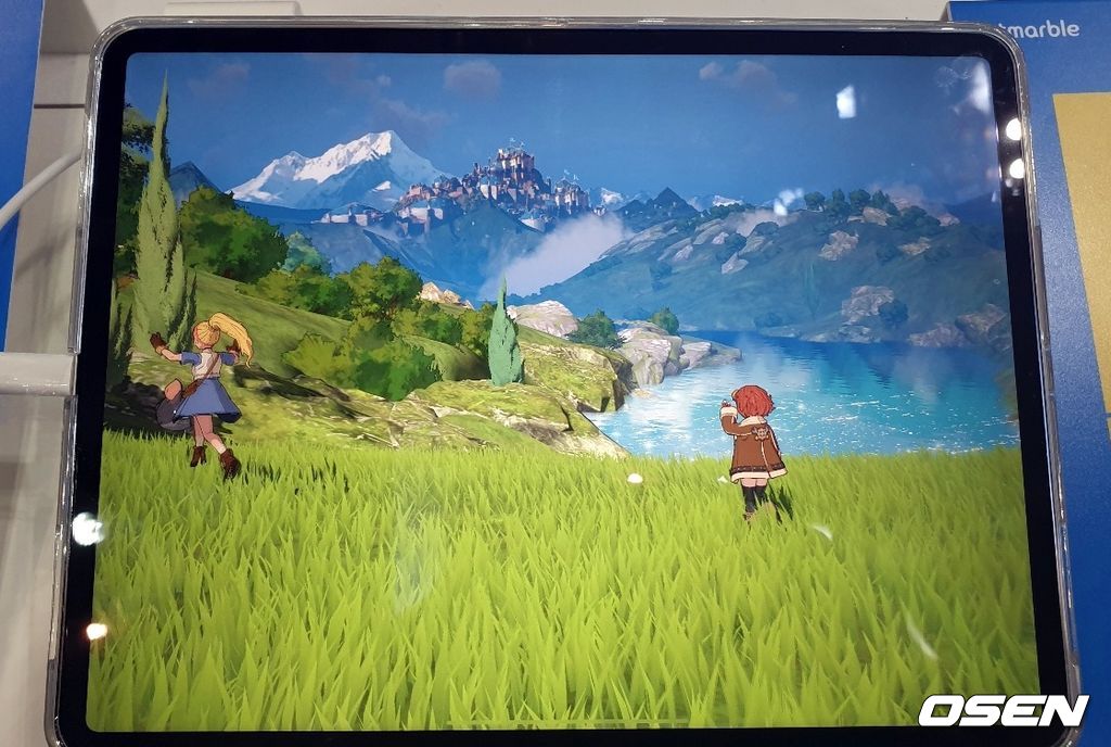 지브리 스튜디오의 감성이 담긴 배경.