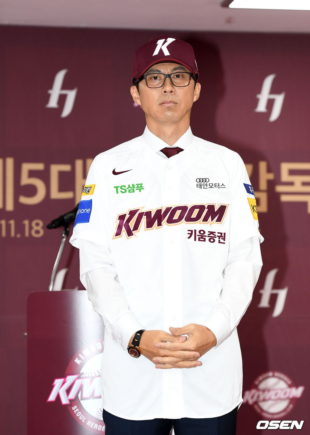 18일 오전 서울 고척스카이돔에서 ‘키움히어로즈 제5대 손혁 감독 취임식’이 열렸다.키움 손혁 감독이 포즈를 취하고 있다. /sunday@osen.co.kr