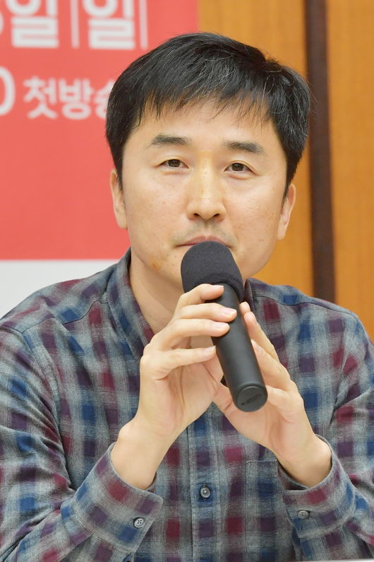 [사진=KBS 제공] KBS 2TV 예능 신작 설명회에 참석한 '1박2일4'를 담당하는 이황선 CP.