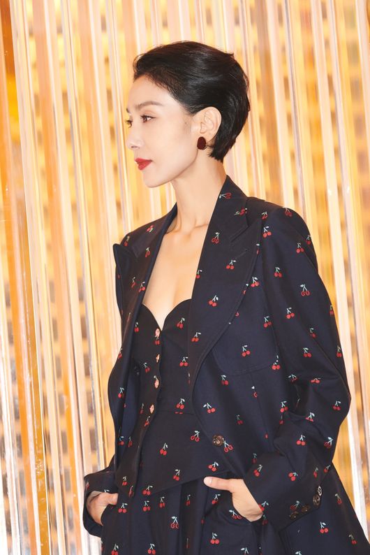 [사진=마디픽쳐스 제공] 배우 김서형이 '프리한 19'에 출연해 세계 입시 순위를 파헤친다.