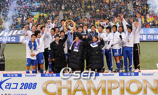 [사진] 2008년 수원 K리구 우승 세리머니