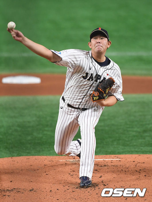17일 오후 일본 도쿄돔에서 '2019 세계야구소프트볼연맹(WBSC) 프리미어12' 결승전 한국과 일본의 경기가 열렸다.1회초 일본 야무구치가 역투하고 있다. /youngrae@osen.co.kr