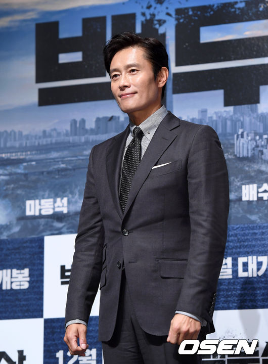 [OSEN=이대선 기자] 19일 오전 서울 강남구 압구정 CGV에서 영화 '백두산' 제작보고회가 열렸다.