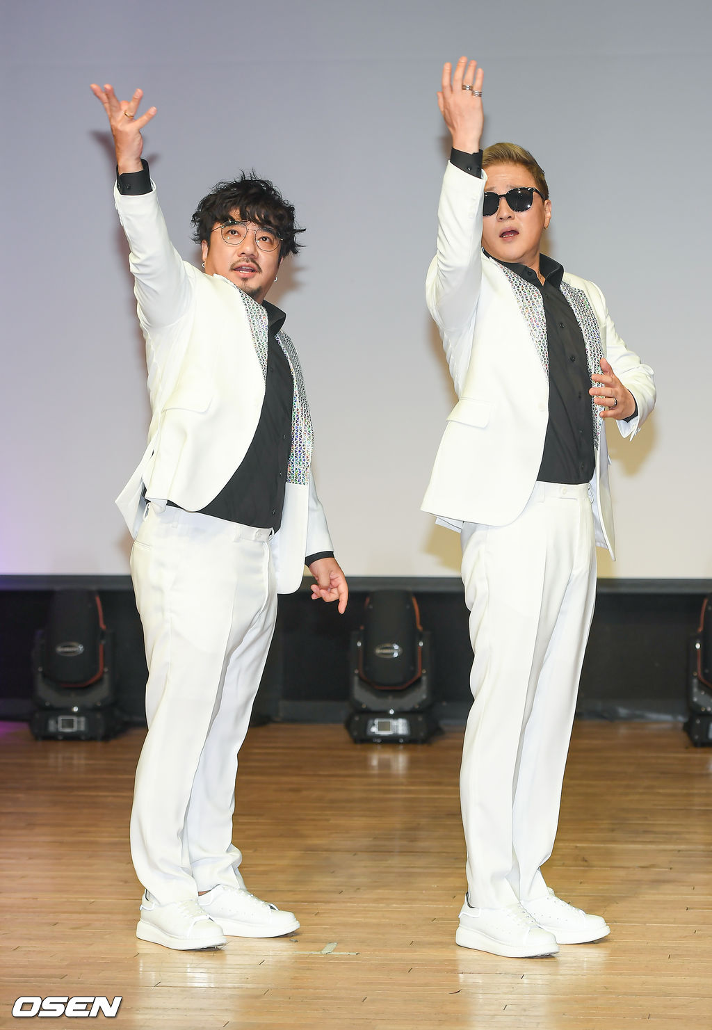 19일 서울 청담동 일지아트홀에서 듀오 캔의 새 싱글앨범 '쾌남' 쇼케이스가 진행됐다. 캔이 포즈를 취하고 있다./  soul1014@osen.co.kr