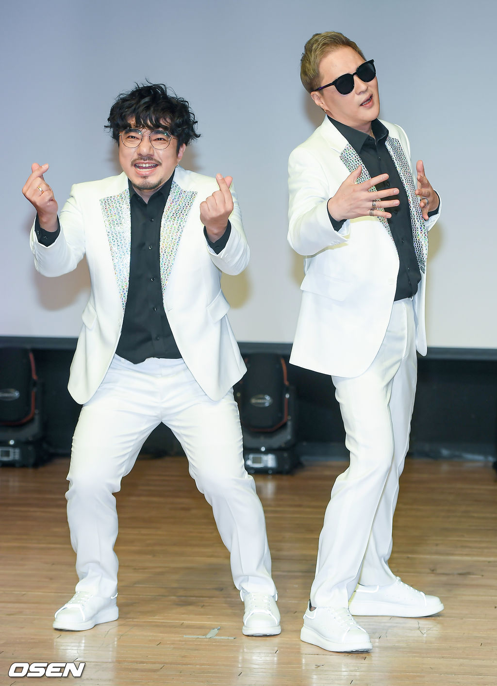 19일 서울 청담동 일지아트홀에서 듀오 캔의 새 싱글앨범 '쾌남' 쇼케이스가 진행됐다. 캔이 포즈를 취하고 있다./  soul1014@osen.co.kr