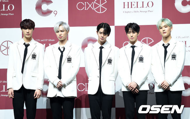 19일 오후 서울 광진구 예스24라이브홀에서 그룹 CIX의 ‘2nd EP Album HELLO Chapter 2. ‘Hello, Strange Place’’ 발매기념 쇼케이스가 열렸다.그룹 CIX가 포토타임을 갖고 있다. /sunday@osen.co.kr