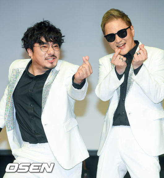 19일 서울 청담동 일지아트홀에서 듀오 캔의 새 싱글앨범 '쾌남' 쇼케이스가 진행됐다. 캔이 멋진 무대를 펼치고 있다./ soul1014@osen.co.kr