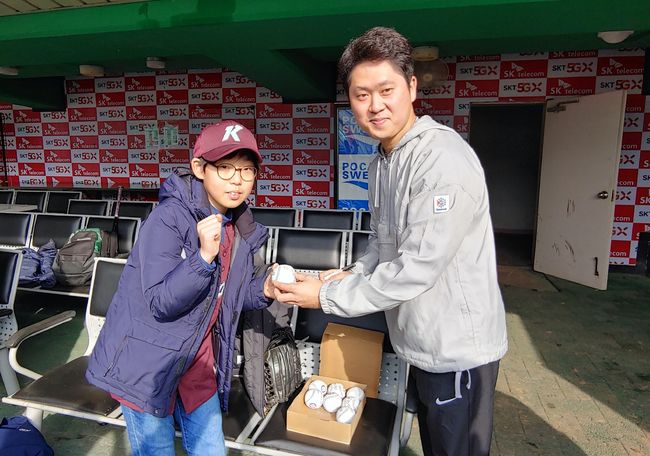 손이선 어린이 선수와 김지수 코치. / 파수 언터쳐블 제공