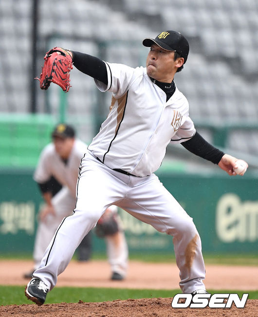 결승에 오른 KT 스타즈와 파수 언터쳐블의 경기, KT 선발 고국일이 힘차게 공을 뿌리고 있다. /dreamer@osen.co.kr