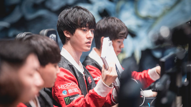 라이엇 게임즈 플리커.