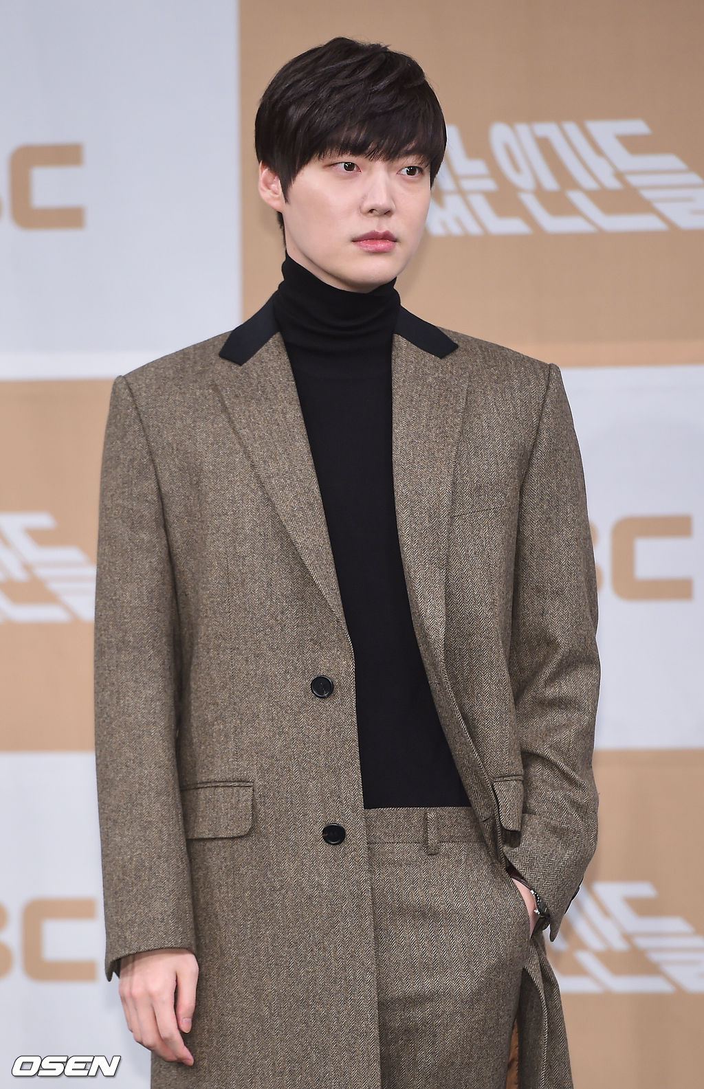 안재현이 포즈를 취하고 있다. /soul1014@osen.co.kr