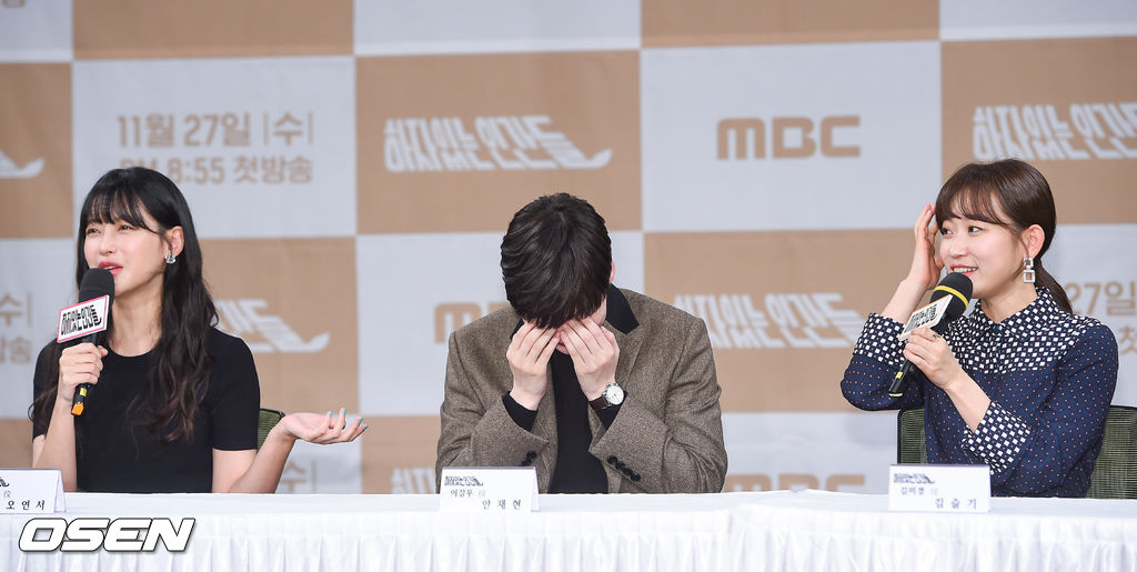 오연서와 김슬기가 땀 흘리는 안재현을 대변하고 있다. /soul1014@osen.co.kr