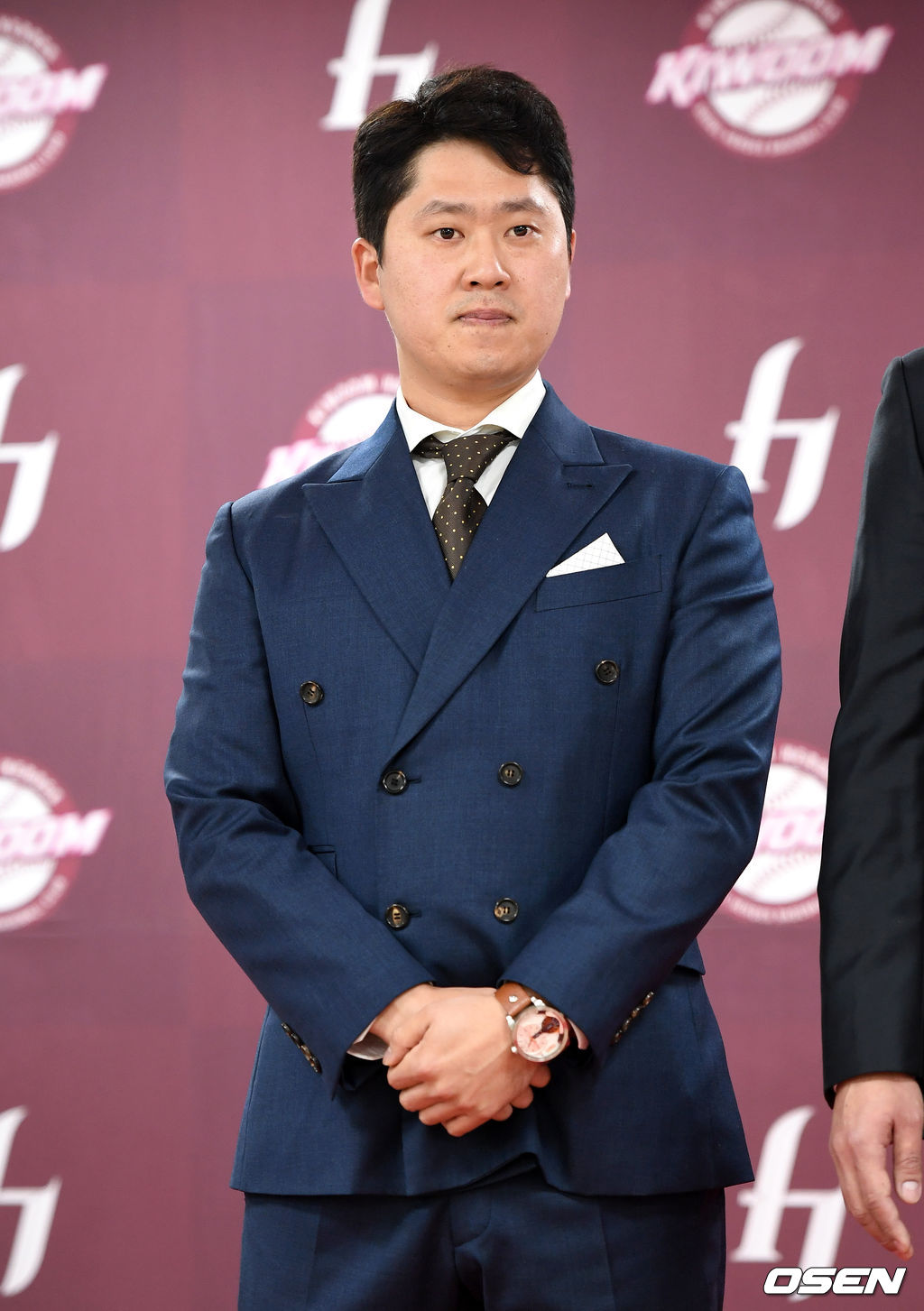 18일 오전 서울 고척스카이돔에서 ‘키움히어로즈 제5대 손혁 감독 취임식’이 열렸다.키움 수비코치로 선임된 김지수 코치가 인사를 하고 있다. /sunday@osen.co.kr