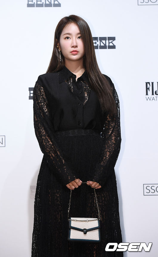 소유가 포토타임을 갖고 있다. /youngrae@osen.co.kr