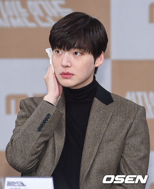 안재현이 땀을 닦고 있다. /soul1014@osen.co.kr