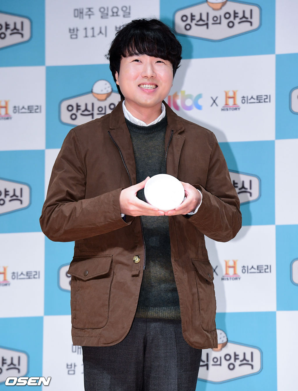 채사장이 포토타임을 하고 있다. /jpnews@osen.co.kr