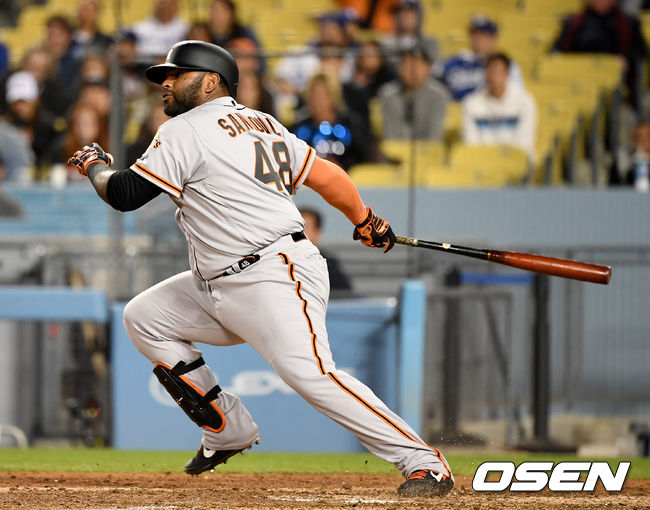 9회초 1사 1, 3루 상황 샌프란시스코 파블로 산도발이 병살타를 치고 있다./dreamer@osen.co.kr