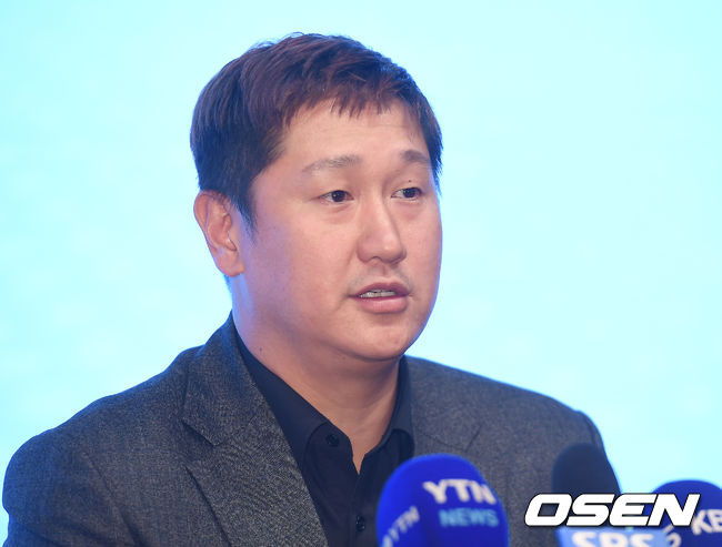 선수협 이대호 회장이 인터뷰를 하고 있다./youngrae@osen.co.kr 