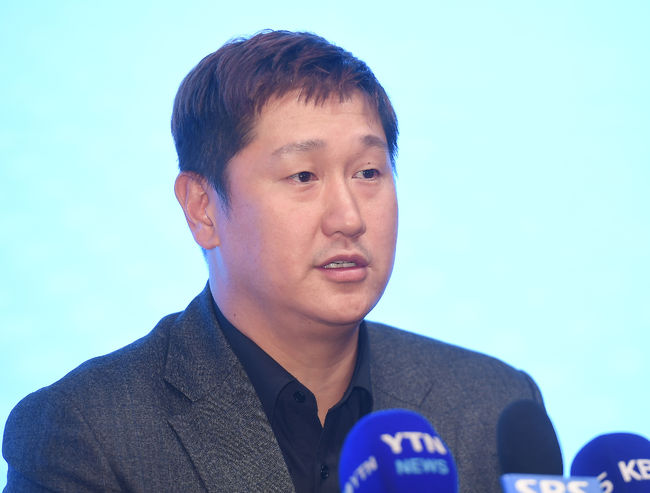 선수협 이대호 회장이 인터뷰를 하고 있다./youngrae@osen.co.kr 