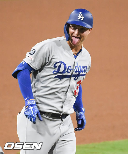 5회초 다저스 선두타자 작 피더슨이 역전 솔로홈런을 날리고 베이스를 돌고 있다. / soul1014@osen.co.kr