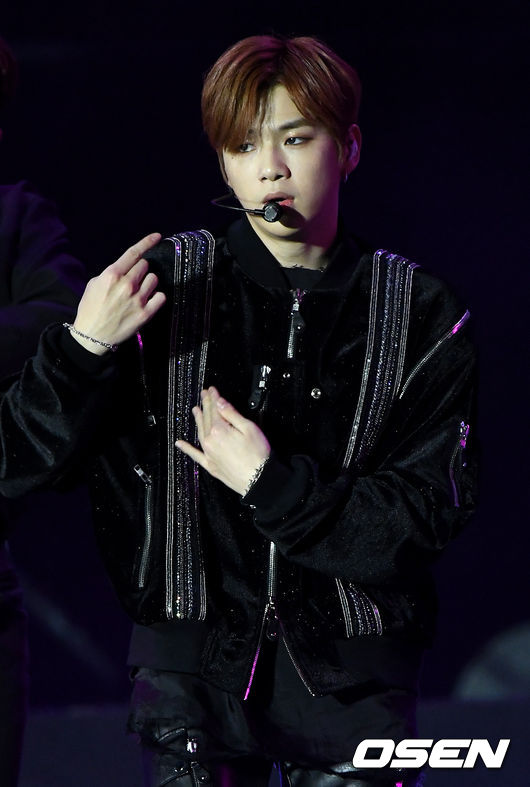 가수 강다니엘이 무대를 펼치고 있다. /dreamer@osen.co.kr