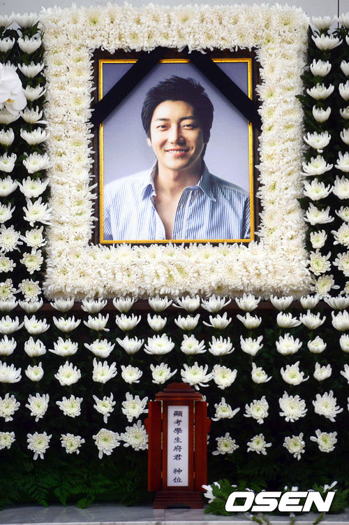 [OSEN=사진팀]이후 김지훈은 2005년 마약 복용으로 불구속 기소된 후 SBS '스타부부 자기야' 등에 패널로 활약했지만 2009년 신종마약 혐의로 체포돼 방송에서 하차했다. 그는 2008년 결혼했으나, 마약사건 여파 등으로 아내 이모씨와 2010년 이혼했다./ photo@osen.co.kr (사진=사진공동취재단)