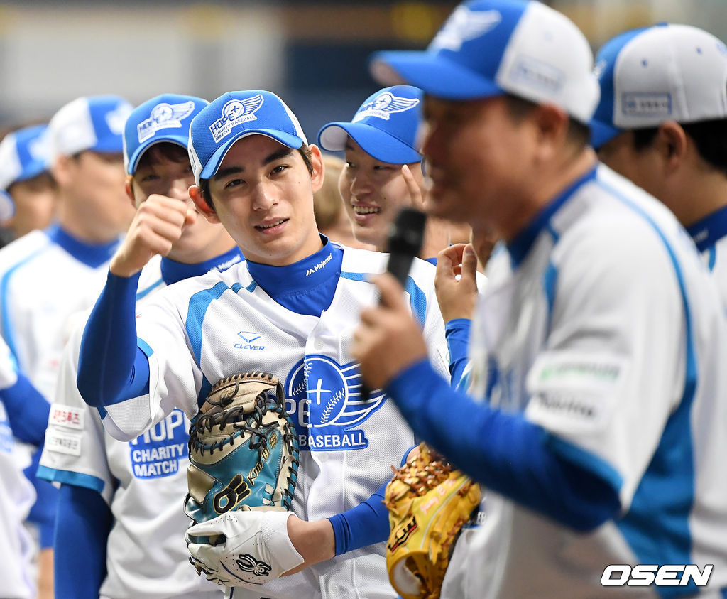 양신팀 이정후가 양준혁 감독을 응원하고 있다. /youngrae@osen.co.kr 