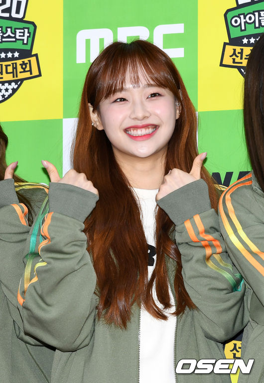 그룹 이달의소녀 츄가 포토타임을 갖고 있다. /sunday@osen.co.kr