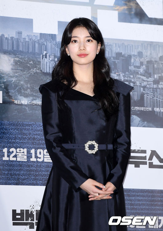 18일 오후 서울 용산구 CGV 용산아이파크몰에서 영화 '백두산’ 언론시사회가 열렸다.  배우 배수지가 포토타임을 갖고 있다. /sunday@osen.co.kr