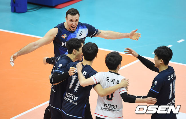 1세트 한국전력 가빈이 득점을 올린 뒤 기뻐하고 있다. /youngrae@osen.co.kr 