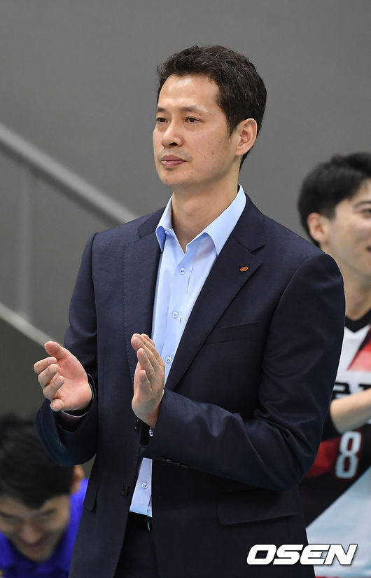 2세트 한국전력 장병철 감독이 선수들을 독려하고 있다. /youngrae@osen.co.kr 