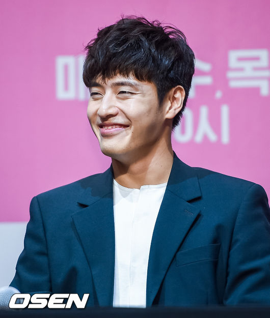 강하늘이 미소 짓고 있다. / soul1014@osen.co.kr