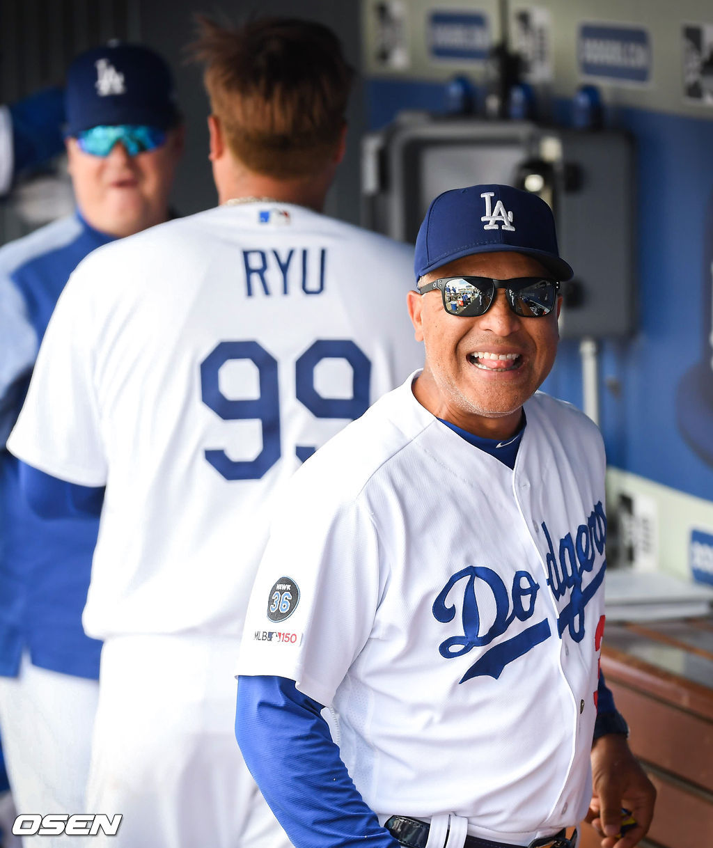 류현진-로버츠 감독 / soul1014@osen.co.kr