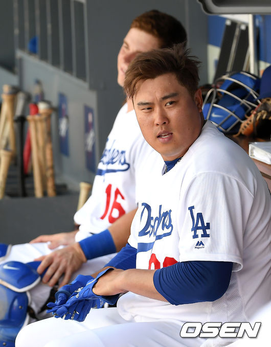 5회말 선두타자로 나선 류현진이 동점 솔로 홈런을 치고 있다. / soul1014@osen.co.kr