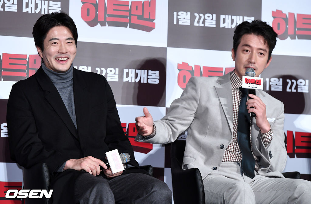 배우 정준호와 권상우가 참석해 사회자의 질문에 답하고 있다. /dreamer@osen.co.kr