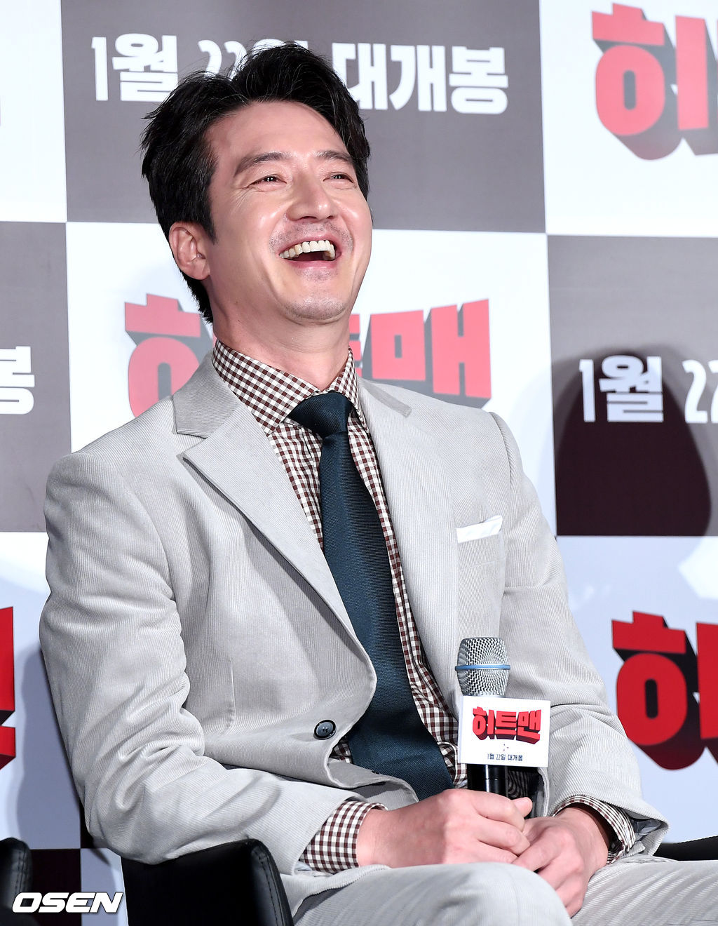 배우 정준호가 참석해 사회자의 질문에 답하고 있다. /dreamer@osen.co.kr