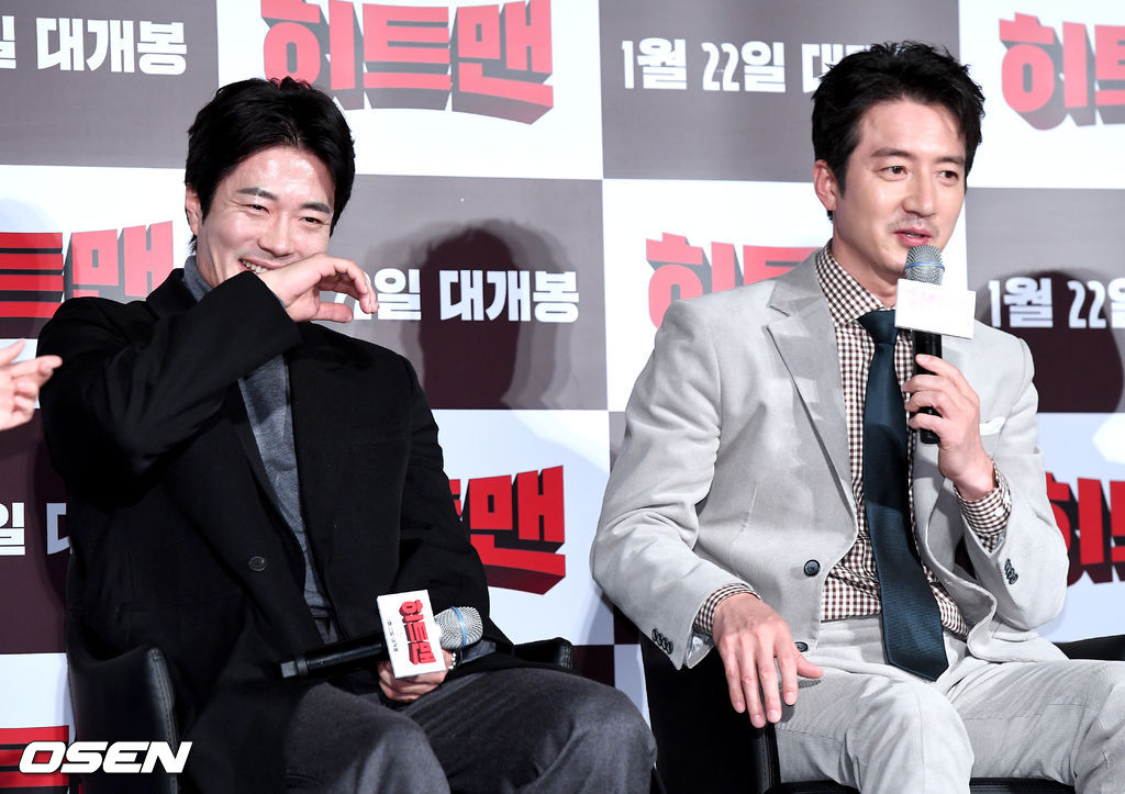 배우 정준호와 권상우가 참석해 사회자의 질문에 답하고 있다. /dreamer@osen.co.kr