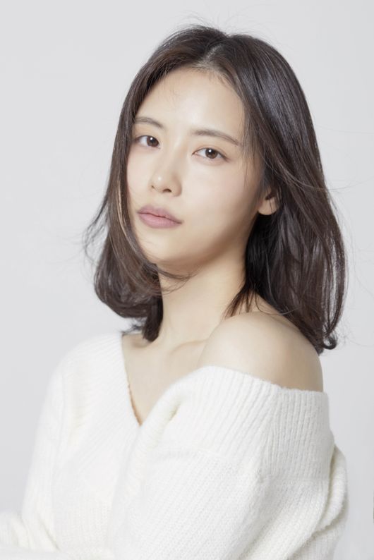 [사진=와이피플이엔티 제공] '미스터 기간제'에 출연한 배우 서윤아가 새 소속사 와이피플이엔티에 둥지를 틀었다.