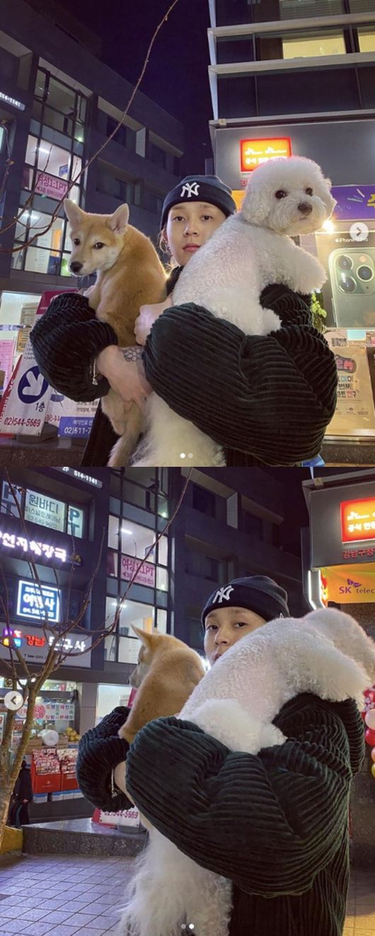 [사진=현아 SNS] 현아가 이던과 함께 한 일상 사진을 공개했다.