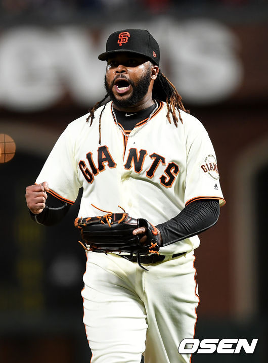3회초 2사 만루 자이언츠 쿠에토가 다저스 그랜달을 삼진으로 처리한 뒤 포효하고 있다. / youngrae@osen.co.kr