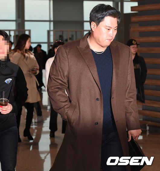 류현진이 출국장으로 향하고 있다. /dreamer@osen.co.kr