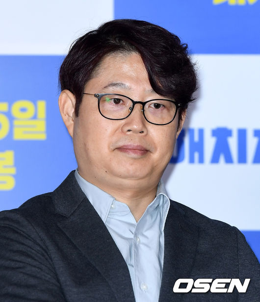 30일 오후 서울 광진구 롯데시네마 건대입구에서 영화 ‘해치지않아’ 언론시사회가 열렸다. 손재곤 감독이 취재진의 질문을 듣고 있다. /sunday@osen.co.kr