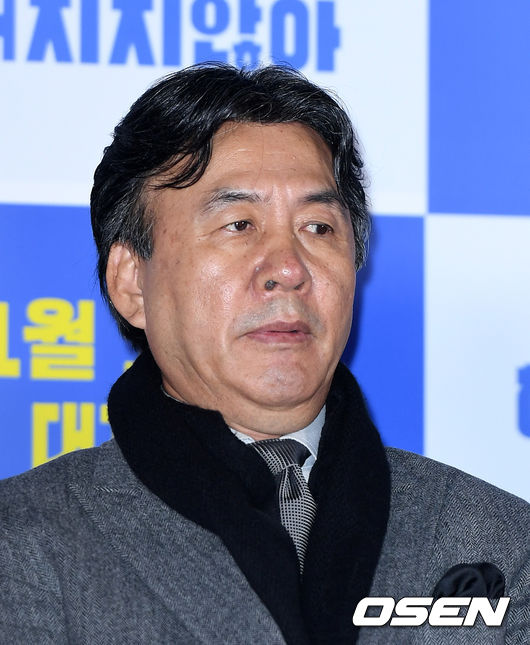 30일 오후 서울 광진구 롯데시네마 건대입구에서 영화 ‘해치지않아’ 언론시사회가 열렸다.  배우 박영규가 취재진의 질문을 듣고 있다. /sunday@osen.co.kr