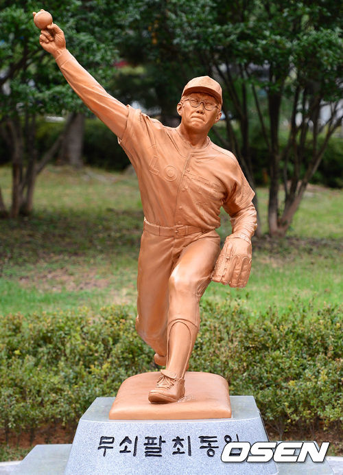 최동원 동상 /sunday@osen.co.kr