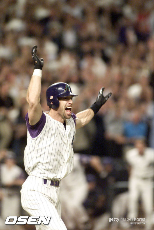 [사진] 2001년 월드시리즈 7차전 끝내기 안타를 친 루이스 곤살레스 /ⓒGettyimages(무단전재 및 재배포 금지)