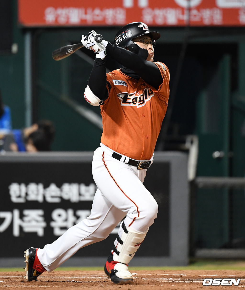 한화 이성열이 우월 2타점 적시 2루타를 치고 있다. /sunday@osen.co.kr