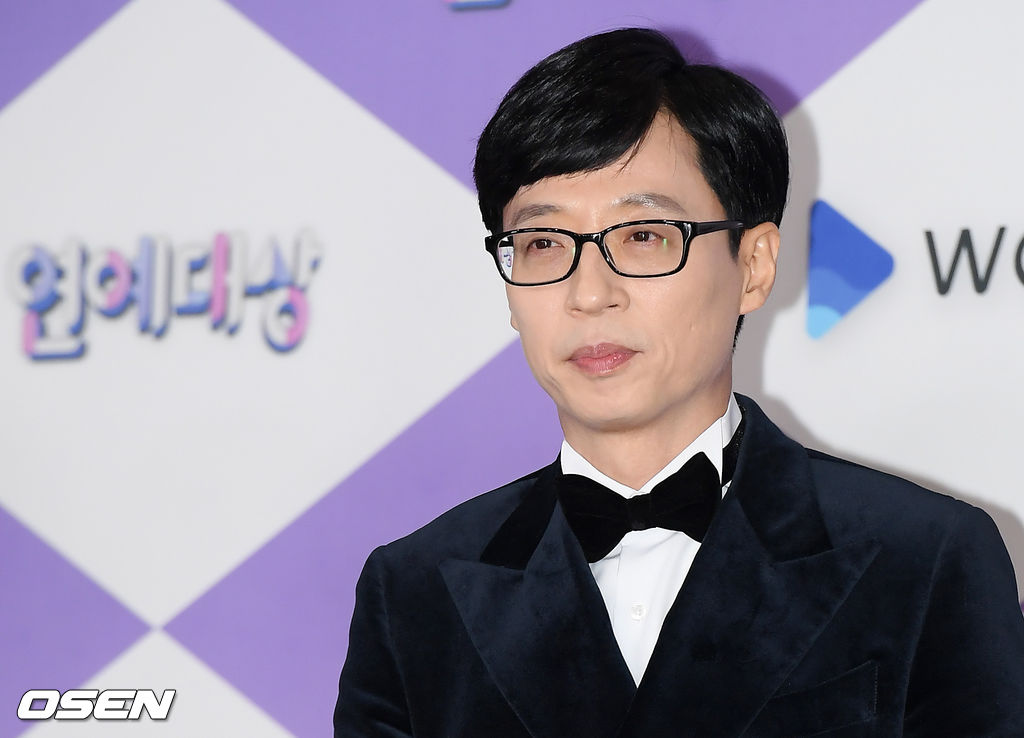 개그맨 유재석이 포즈를 취하고 있다. /cej@osen.co.kr