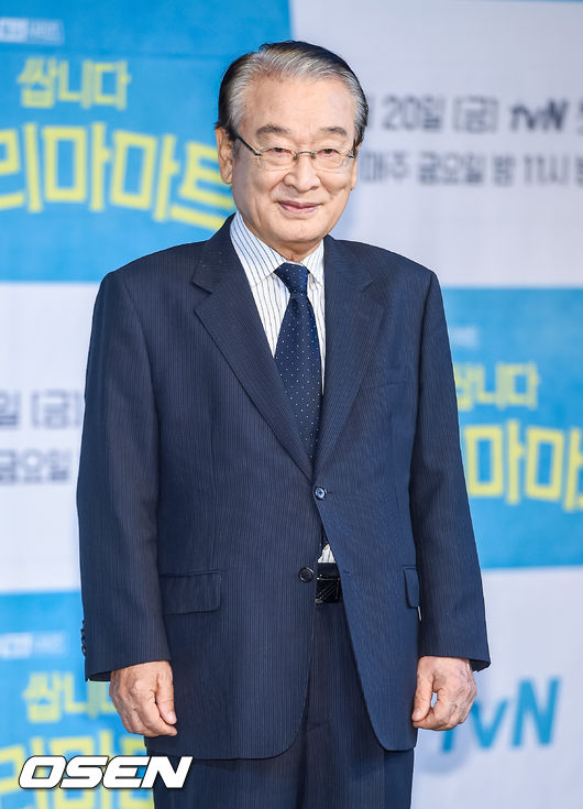 이순재가 포즈를 취하고 있다. / soul1014@osen.co.kr